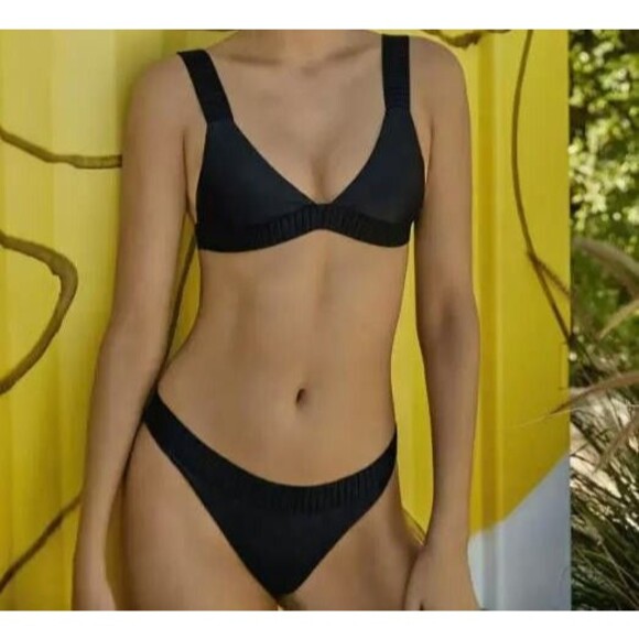 PilyQ Midnight Elastic Banded Halter Top - Small - Picture 2 of 3